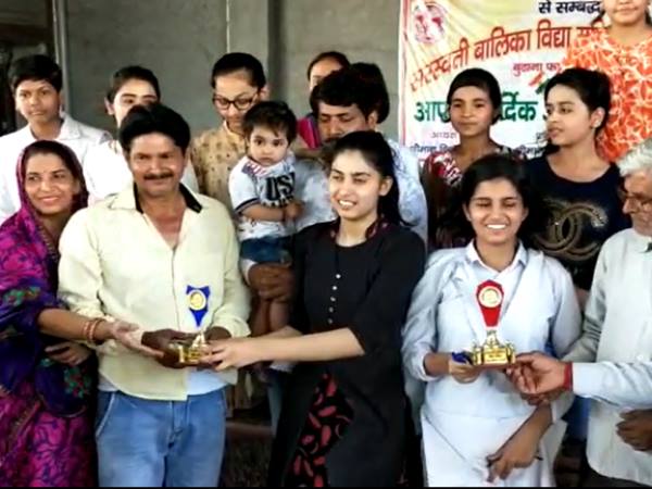 एक बहन डॉक्टर तो दूसरी आईएएस बनना चाहती है