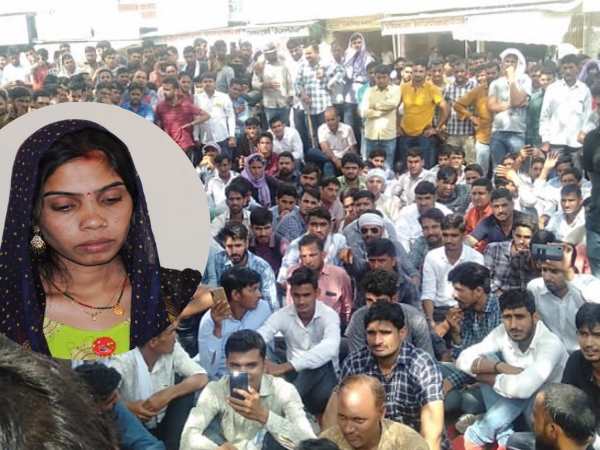 दुल्हन हंसा के बयानों के बाद फिर किया प्रदर्शन