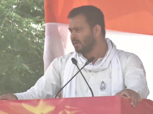 मोदी जैसा नहीं, राहुल जैसा पीएम चाहिए: तेजस्वी मोदी जैसा नहीं, राहुल जैसा पीएम चाहिए: तेजस्वी