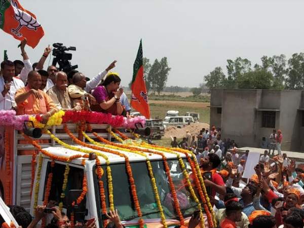 नामांकन से पहले की पूजा-अर्चना