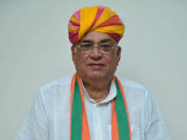 दूध में से मक्खी की तरह निकाल फेंका