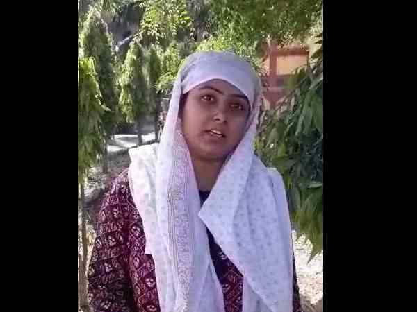 girl called dial 100 police after not getting marksheet for last 3 years