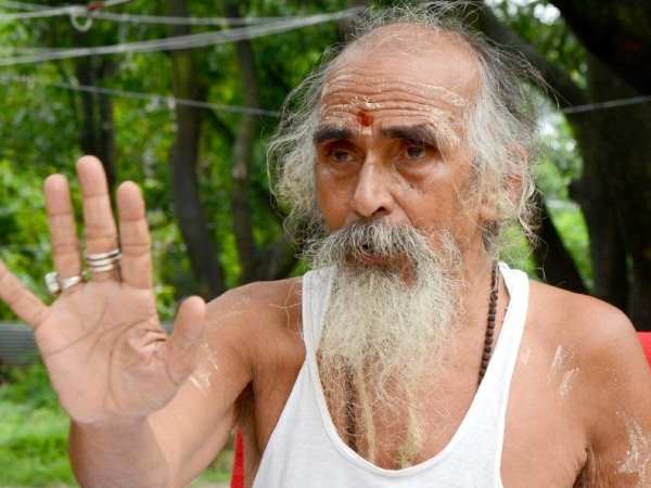 Saint on fast for ganga river