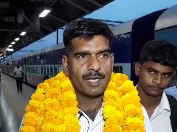 कई राजनैतिक पार्टियों से मिला समर्थन कई राजनैतिक पार्टियों से मिला समर्थन