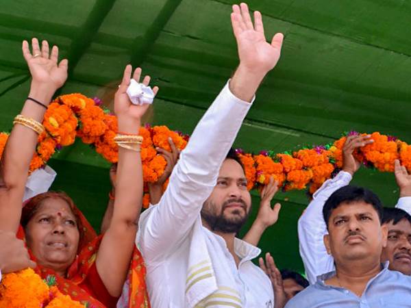 तेजस्वी की सभा से कांग्रेस के बड़े नेता गायब तेजस्वी की सभा से कांग्रेस के बड़े नेता गायब