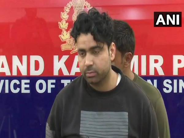 Pakistani Lashkar-e-Taiba terrorist arrested in Kashmir Pakistani Lashkar-e-Taiba terrorist arrested in Kashmir