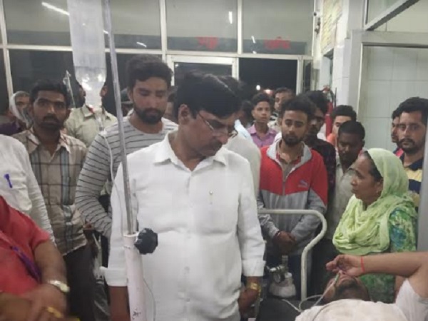 farmer died by poisonous gas in tubewell, son unwell too farmer died by poisonous gas in tubewell, son unwell too