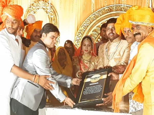 एमपी सचिव वर्मा ने दिया विश्व रिकॉर्ड का प्रमाण पत्र