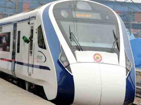 ट्रेन पर पथराव के कई मामले आए सामने