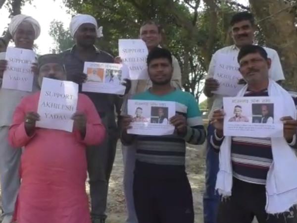 अखिलेश यादव के सम्मान को पहुंचाई ठेस अखिलेश यादव के सम्मान को पहुंचाई ठेस