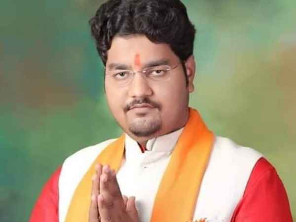 क्यों घोषित नहीं हो रहा प्रत्याशी 