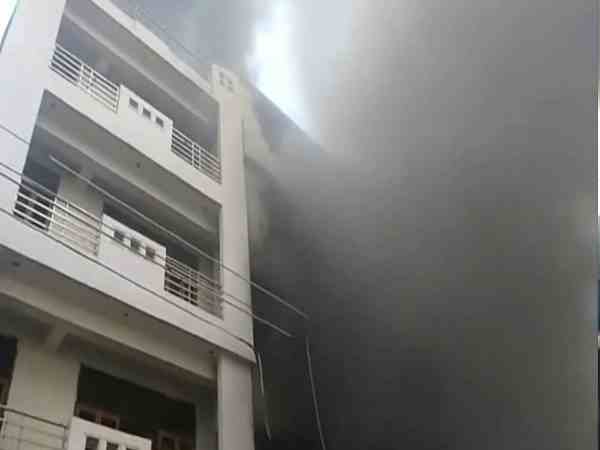 fire breaks out in a building in collectorganj, people rescued
