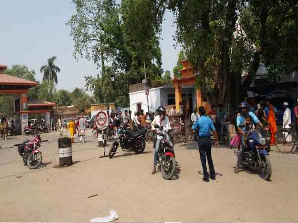 Nepal stopped vehicles of India for eight hours