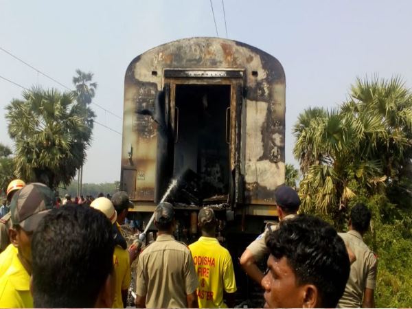 fire in generator coach of new delhi bhubneshwar express