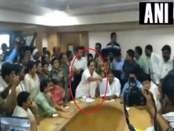 जनता ने विधायक से पेयजल संकट की शिकायत की थी