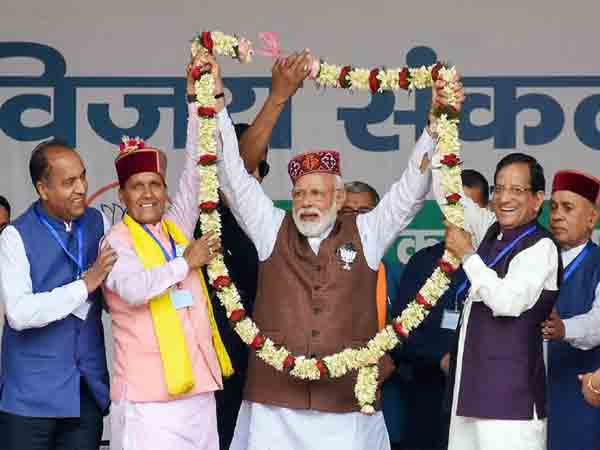 इस लोकसभा चुनाव में मोदी ने किसे मुख्य मुद्दा बनाया है?)