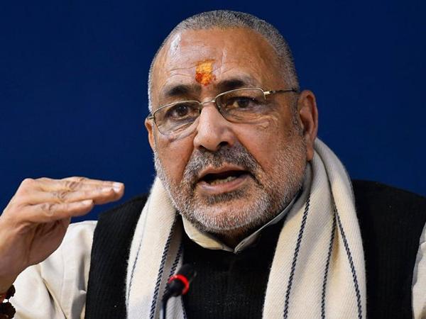 गिरिराज की जीत की ओर