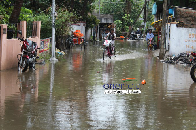 बेंगलुरु में आया आंधी-तूफान 