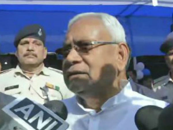 नीतीश ने डाला वोट