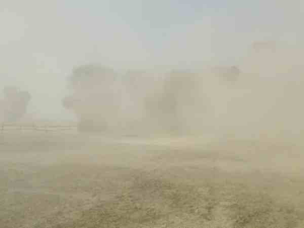 धूल से हो गया सब धुंधला