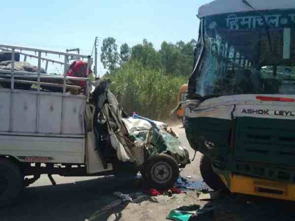 three pilgrims died in road accident, many injured
