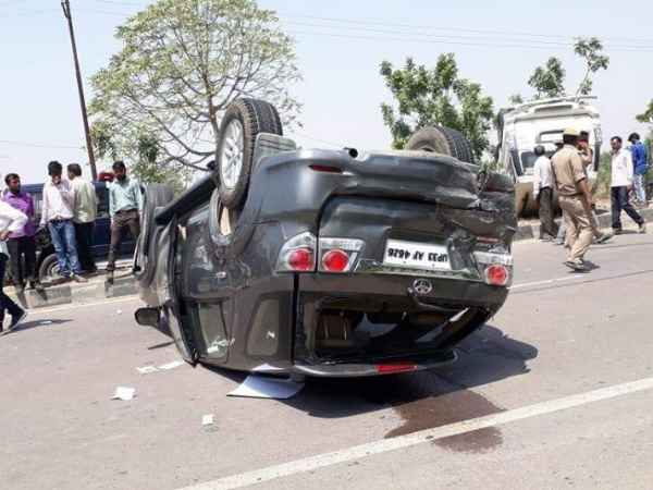 अध्यक्ष पद की कुर्सी के लिए चल रहा है विवाद