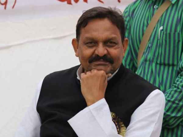 1 लाख 20 हजार वोटो से हारे