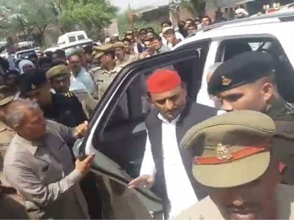 अखिलेश ने भाजपा पर बोला हमला अखिलेश ने भाजपा पर बोला हमला