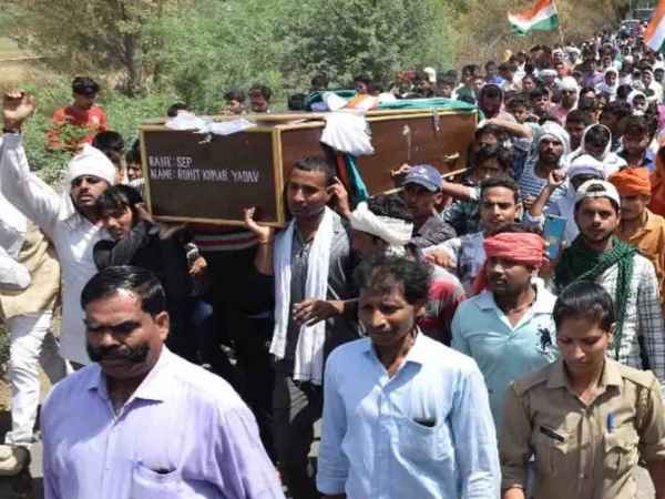 बेटे की शहादत पर गर्व बेटे की शहादत पर गर्व