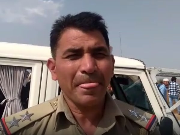 सूचना पाकर पुलिस व तहसीलदार पहुंचे