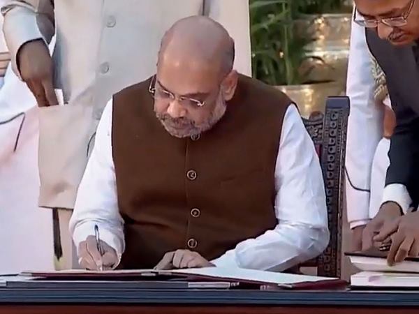 अमित शाह के राजनीतिक सफर पर एक नजर अमित शाह के राजनीतिक सफर पर एक नजर