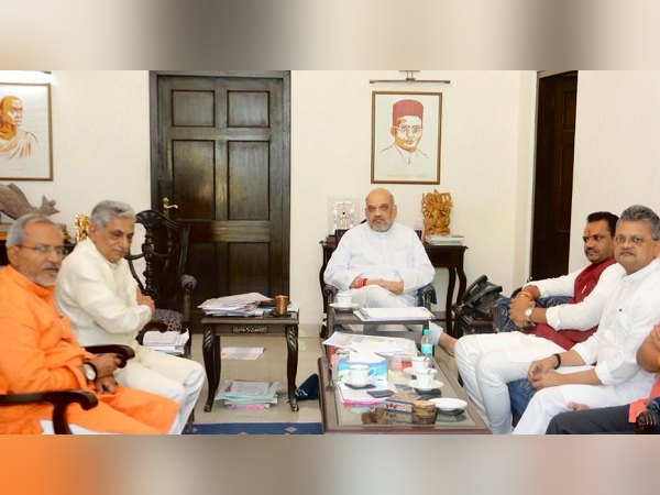 रुपाणी का विकल्प थे ये नेता