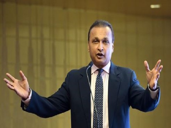 एक-एक कर बिकती गई कंपनियां