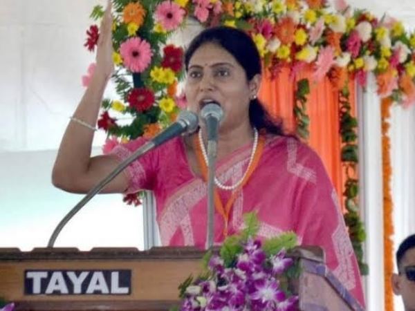 दोनों परिवारों को एकजुट करने में लगी हैं अनुप्रिया पटेल 