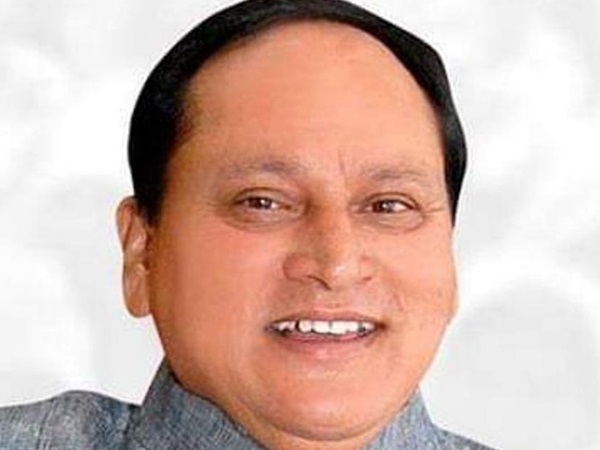 24 साल बाद फिर ली एलएलबी की डिग्री