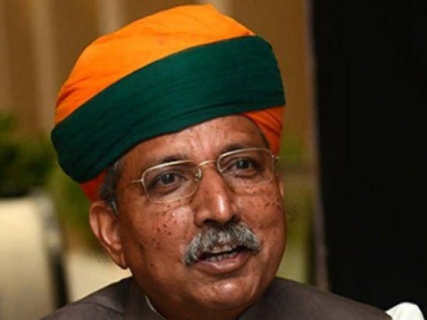 सामाजिक कार्यक्रमों में देते हैं प्रस्तुति