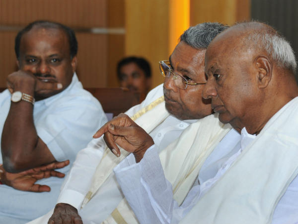 जेडीएस-कांग्रेस सरकार पर संकट
