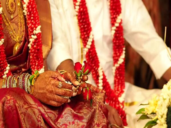 पत्नी को हो गई जानकारी