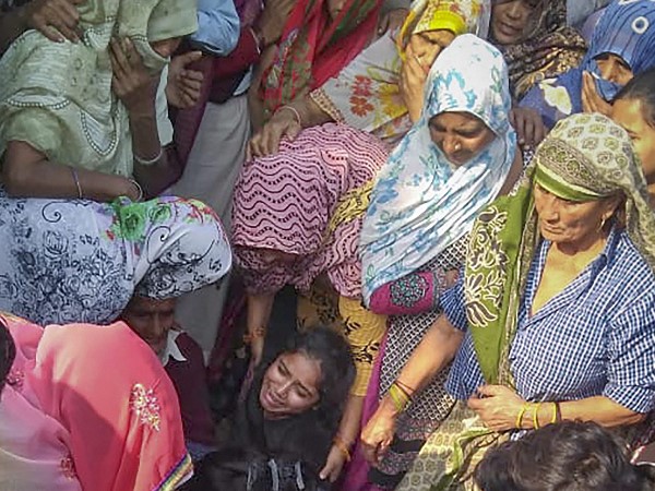 'मोदी और योगी ने सब कुछ बर्बाद कर दिया'