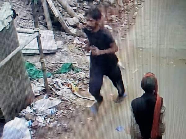 criminal abscond from police custody caught on camera criminal abscond from police custody caught on camera