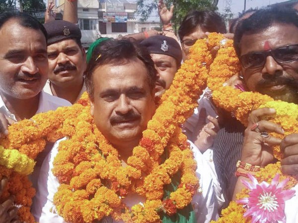 राजीव प्रताप रूड़ी से पीछे चल रहे हैं चंद्रिका राय राजीव प्रताप रूड़ी से पीछे चल रहे हैं चंद्रिका राय