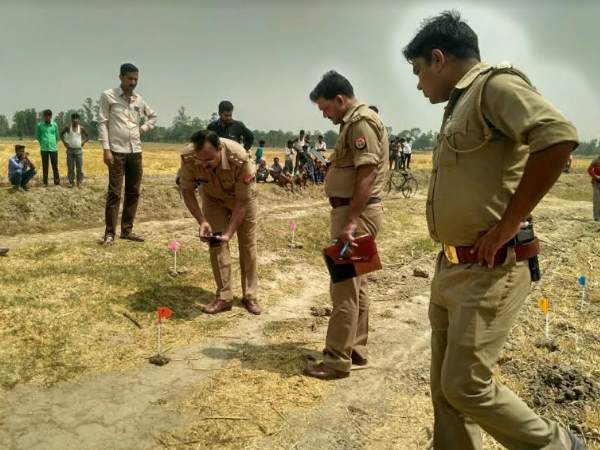 14 year old girl found dead in shahjahanpur