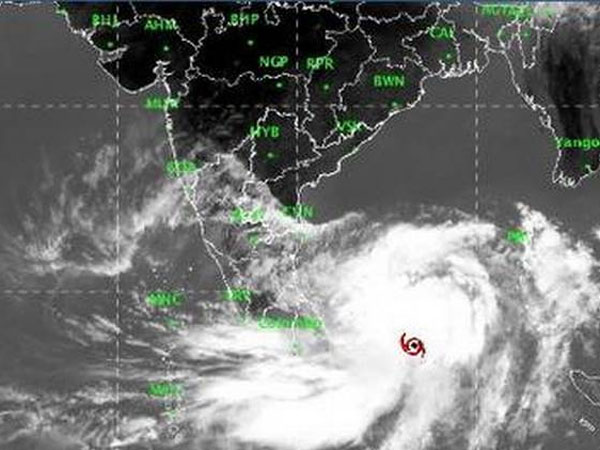 'फानी' ने धारण किया विकराल रूप