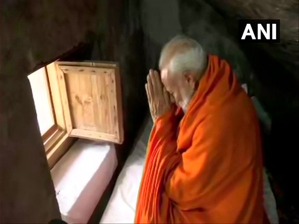 गुफा में पीएम मोदी ने लगाया ध्यान