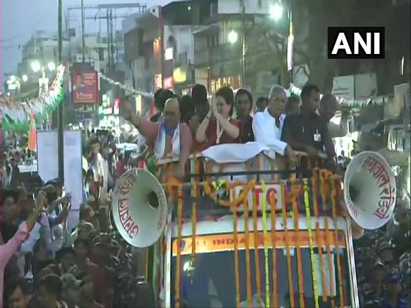lok sabha elections 2019: priyanka gandhi road show in vanarasi narendra modi rally live updates lok sabha elections 2019: priyanka gandhi road show in vanarasi narendra modi rally live updates