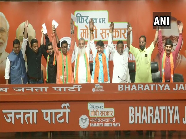 टीएमसी के एक विधायक समेत 4 नेता बीजेपी में शामिल