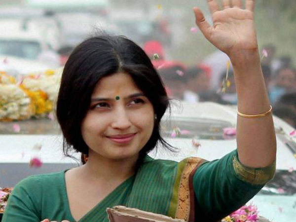 सुब्रत पाठक से हारीं डिंपल यादव