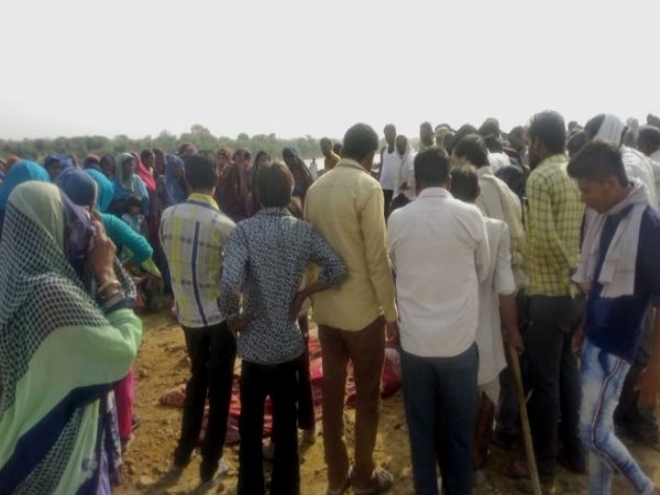 एक ही परिवार के आठ लोगों की मौत से राजगढ़ में शोक की लहर एक ही परिवार के आठ लोगों की मौत से राजगढ़ में शोक की लहर