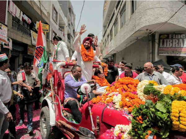 कहीं खुशी, कहीं गम