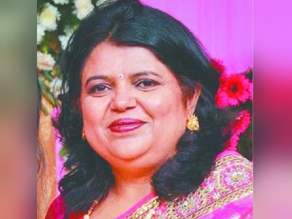 दो शादियां की, इकलौता है बेटा दो शादियां की, इकलौता है बेटा